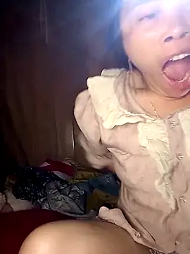 Snapshot of CoMay003 chatting on April 10, 2026, 8:24 pm CoMay003 online show from April 10, 2026, 8:24 pm