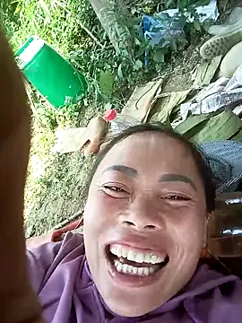 Snapshot of CoMay003 chatting on April 13, 2026, 5:24 am CoMay003 online show from April 13, 2026, 5:24 am