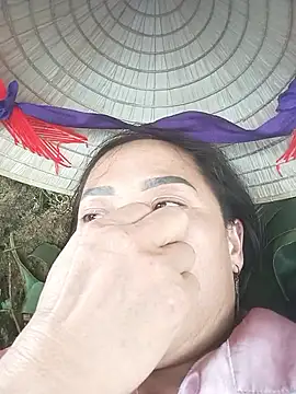 Snapshot of CoMay003 chatting on April 14, 2026, 5:35 am CoMay003 online show from April 14, 2026, 5:35 am