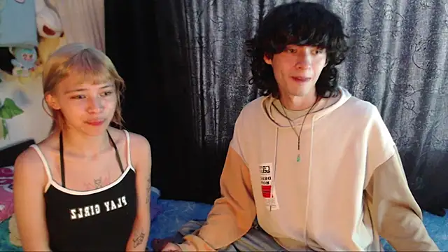 Snapshot of MixiPeach chatting on May 13, 2026, 1:08 pm MixiPeach online show from May 13, 2026, 1:08 pm