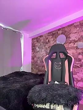 samiacooper25 online show from April 5, 2026, 11:51 am