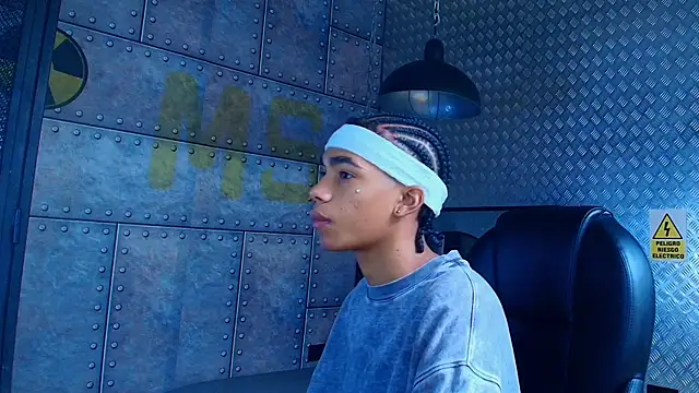 AlanCutee online show from October 17, 2025, 12:41 pm