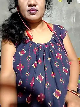 Cute-Swewty online show from September 18, 2025, 1:35 pm