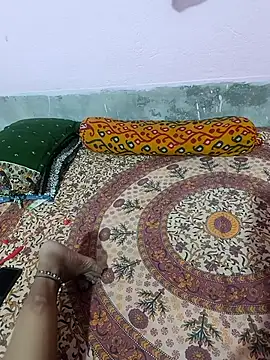 Cute-Swewty online show from October 5, 2025, 3:43 pm