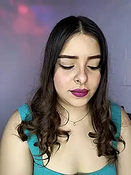 Nahomy cm online show from November 17, 2025, 8:25 pm