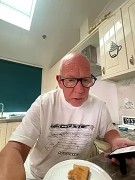 philefc online show from November 4, 2025, 8:57 am