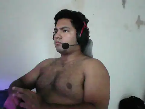 Snapshot of DCHOI_22 chatting on October 22, 2025, 3:56 pm DCHOI 22 online show from October 22, 2025, 3:56 pm