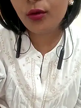Snapshot of Queen_Kushi4 chatting on May 3, 2026, 10:05 pm Queen Kushi4 online show from May 3, 2026, 10:05 pm