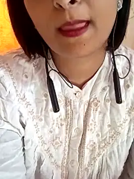 Snapshot of Queen_Kushi4 chatting on May 22, 2026, 8:42 am Queen Kushi4 online show from May 22, 2026, 8:42 am