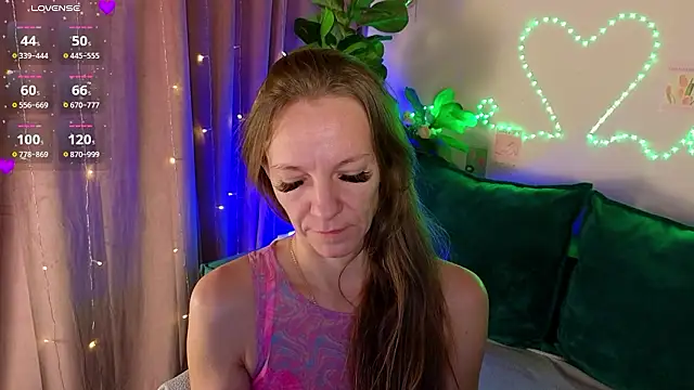 Jesica mooon online show from February 1, 2026, 1:26 am