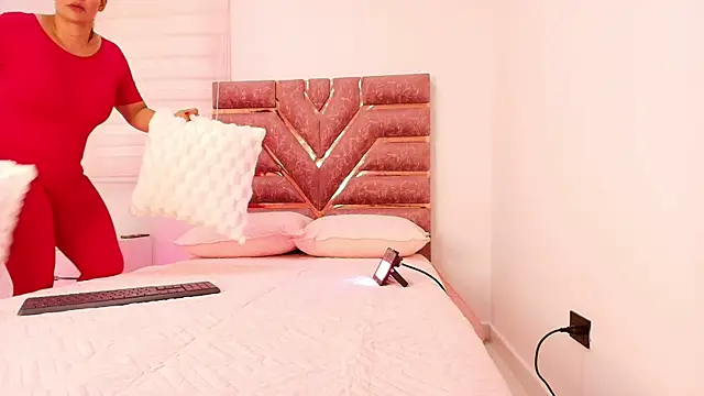 emma madi online show from October 28, 2025, 11:58 am