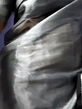 mallu-lover online show from October 9, 2025, 2:48 pm