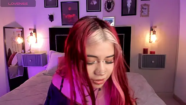 Snapshot of pinkk_deemon chatting on April 5, 2026, 1:08 pm pinkk deemon online show from April 5, 2026, 1:08 pm