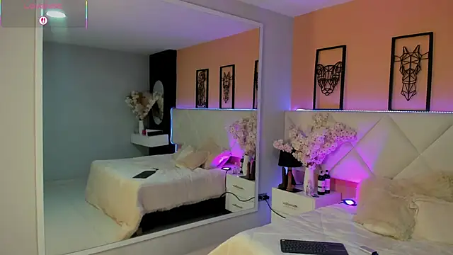 amy miller1 online show from October 31, 2025, 8:10 pm