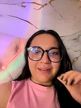 Snapshot of sara_roy04_ chatting on September 24, 2025, 4:05 am sara roy04  online show from September 24, 2025, 4:05 am