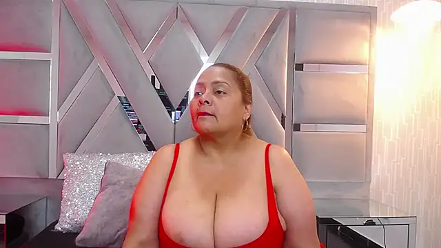 MonzerratBoyer online show from November 23, 2025, 5:57 pm