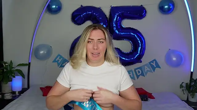 louiseberkeley online show from November 7, 2025, 4:12 am