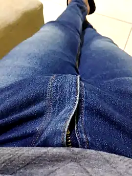 JoaoPedro17cm online show from October 2, 2025, 1:51 pm