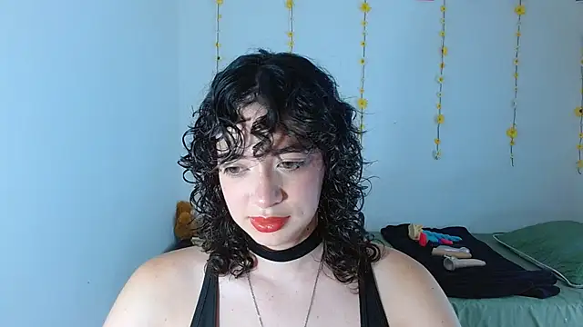 sajecrismaa online show from February 12, 2026, 8:37 pm