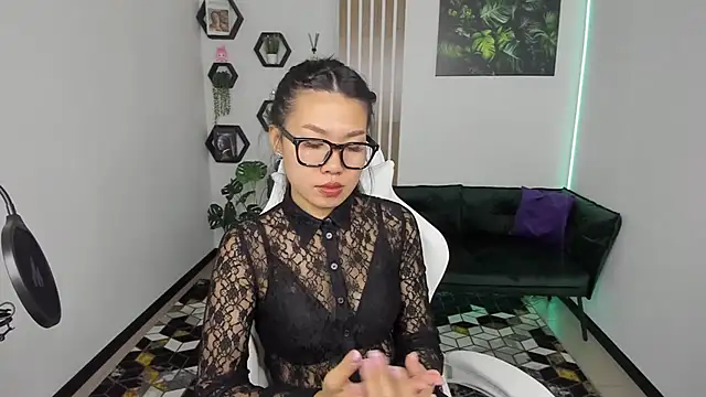 LunaPurrr online show from October 16, 2025, 3:40 am