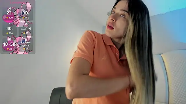 MiaVillalobos online show from October 2, 2025, 12:12 pm