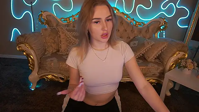 Snapshot of GabriellaJass chatting on October 7, 2025, 4:37 pm GabriellaJass online show from October 7, 2025, 4:37 pm