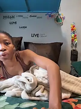 PHOENIXINTHEMIDDLE online show from November 25, 2025, 8:36 am