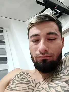 Snapshot of Negrila25 chatting on January 17, 2026, 11:41 pm Negrila25 online show from January 17, 2026, 11:41 pm