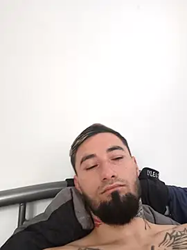 Snapshot of Negrila25 chatting on March 3, 2026, 10:10 am Negrila25 online show from March 3, 2026, 10:10 am