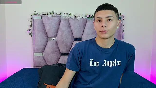 lana and liam  online show from November 13, 2025, 9:19 am