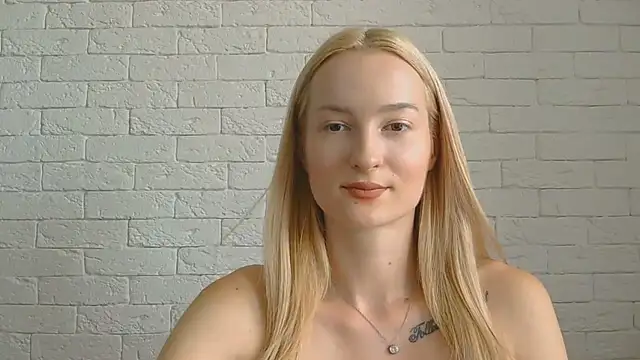 Snapshot of Alice_Sweet_01 chatting on July 25, 2026, 11:30 am Alice Sweet 01 online show from July 25, 2026, 11:30 am