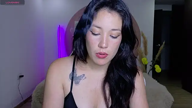 Eliih 01 online show from April 7, 2026, 2:12 am