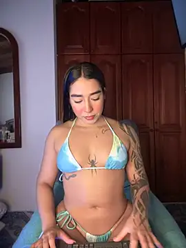 KaditaNavarro online show from November 8, 2025, 4:07 pm