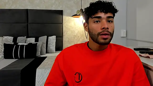 RaphaelDufort online show from November 15, 2025, 9:43 pm