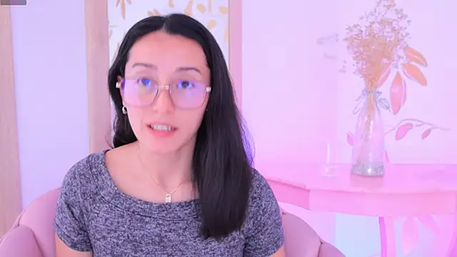 Ginevra esposito online show from September 26, 2025, 1:04 pm