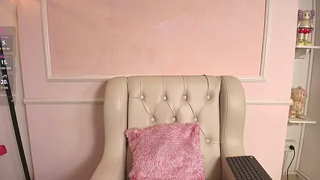 Ginevra esposito online show from November 24, 2025, 1:11 pm