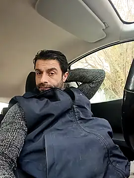 Snapshot of alex10alexx chatting on April 13, 2026, 6:19 am alex10alexx online show from April 13, 2026, 6:19 am