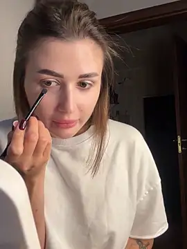 vexlana online show from September 19, 2025, 3:34 pm