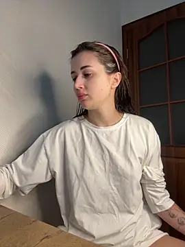 vexlana online show from October 26, 2025, 1:17 pm