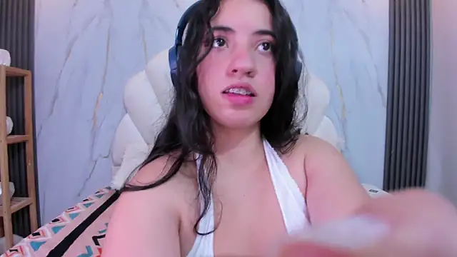 Snapshot of Nicol_Chang chatting on October 29, 2025, 7:48 pm Nicol Chang online show from October 29, 2025, 7:48 pm