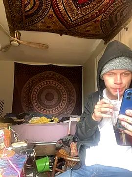 XanderOzzz online show from November 24, 2025, 5:56 pm