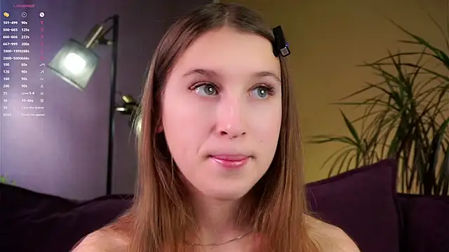 NanaMertins online show from September 22, 2025, 1:07 am