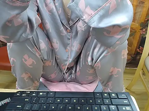 Lamoon 2k online show from October 24, 2025, 1:03 am