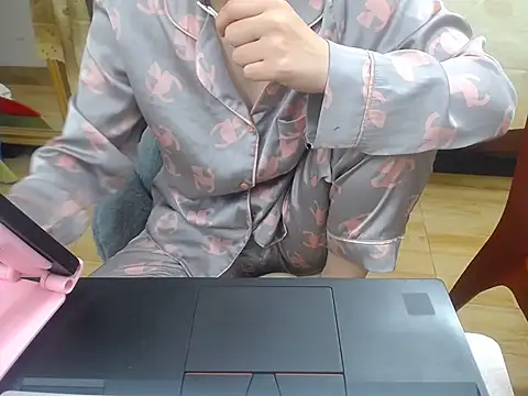 Lamoon 2k online show from October 31, 2025, 4:24 am