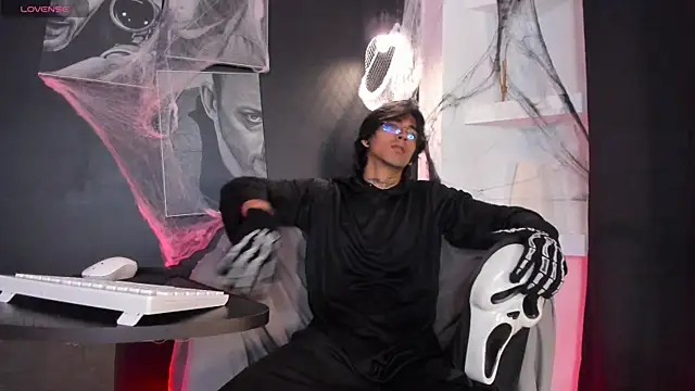 jett savage online show from October 21, 2025, 1:45 pm