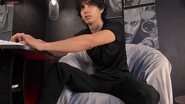 jett savage online show from December 3, 2025, 2:15 pm