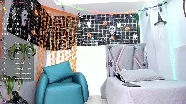 aurora tziu online show from October 22, 2025, 3:51 am