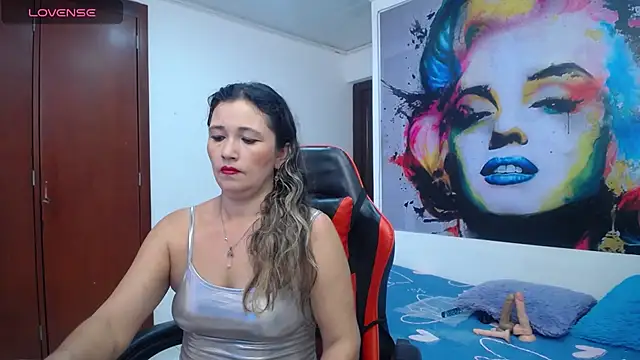 noelia milf19 online show from July 8, 2026, 5:50 pm