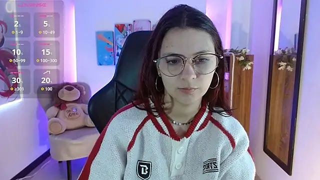 AlanaGarcia19 online show from December 20, 2025, 11:39 am