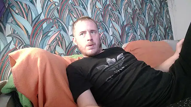 Snapshot of gaydavid chatting on September 20, 2025, 9:27 pm gaydavid online show from September 20, 2025, 9:27 pm